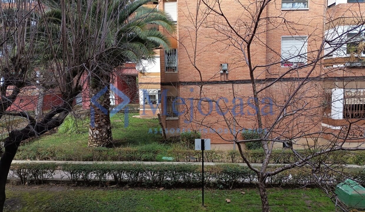 96478-28 Piso en Esperanza - Canillas, completamente exterior, con terraza abierta.