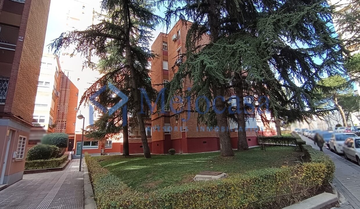 96478-30 Piso en Esperanza - Canillas, completamente exterior, con terraza abierta.