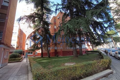 96478-30 Piso en Esperanza - Canillas, completamente exterior, con terraza abierta.