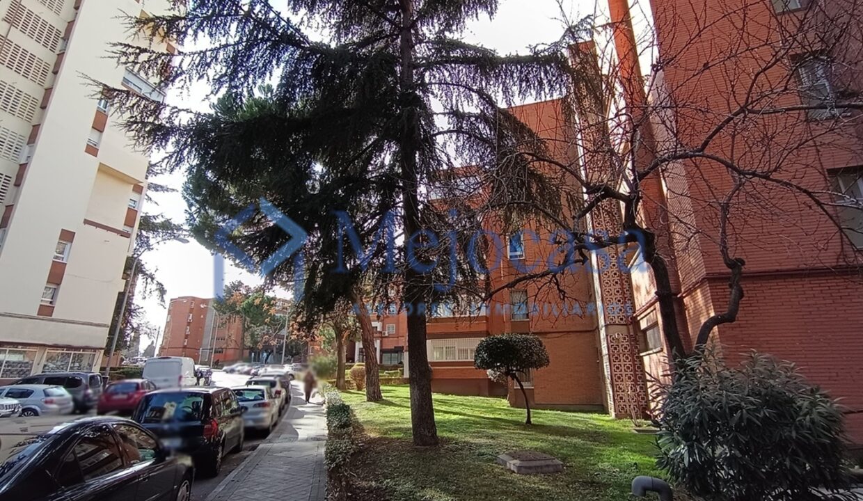 96478-31 Piso en Esperanza - Canillas, completamente exterior, con terraza abierta.