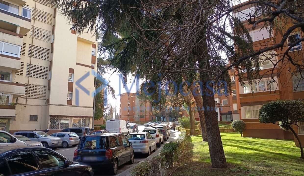 96478-32 Piso en Esperanza - Canillas, completamente exterior, con terraza abierta.