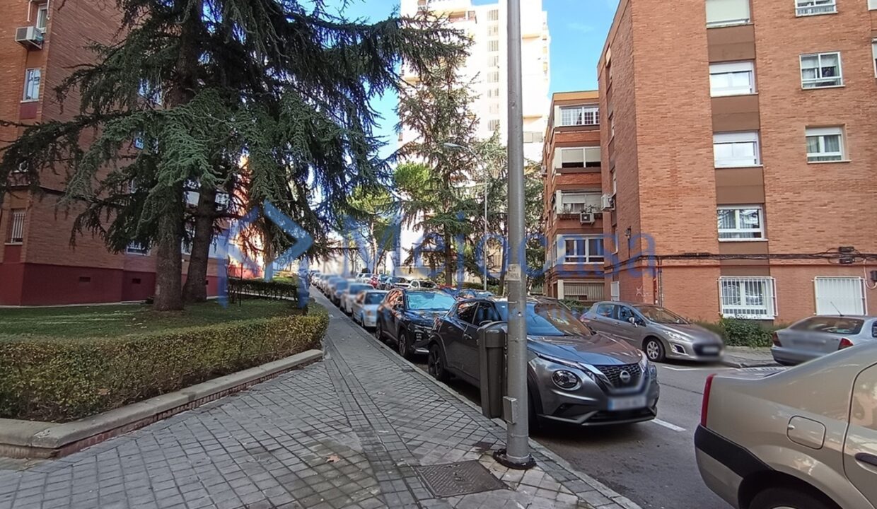 96478-33 Piso en Esperanza - Canillas, completamente exterior, con terraza abierta.