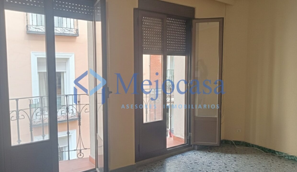 96668-02 Magnífica vivienda exterior en el corazón de Lavapiés – Calle Esperanza.