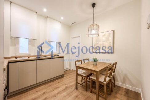 96886-05 Piso impecable, reformado y amueblado en Doctor Esquerdo, en el Barrio de Salamanca.