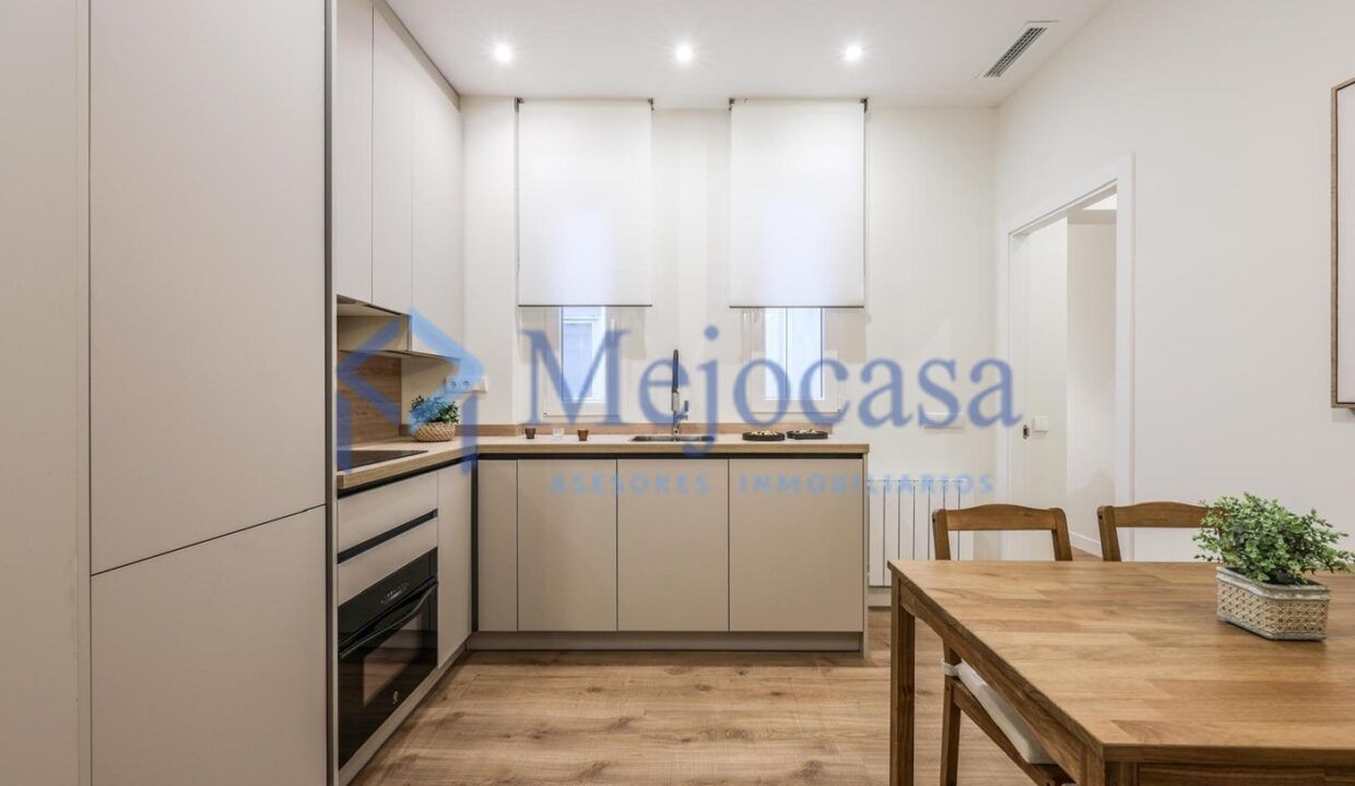 96886-06 Piso impecable, reformado y amueblado en Doctor Esquerdo, en el Barrio de Salamanca.