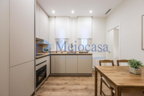 96886-06 Piso impecable, reformado y amueblado en Doctor Esquerdo, en el Barrio de Salamanca.