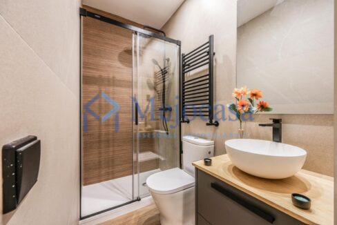 96886-11 Piso impecable, reformado y amueblado en Doctor Esquerdo, en el Barrio de Salamanca.