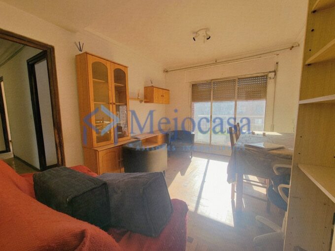 Luminoso piso con terraza en el Barrio de la Concepción – Calle José del Hierro