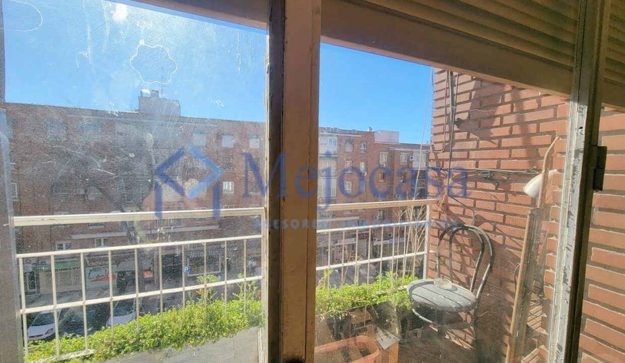 96916-03 Luminoso piso con terraza en el Barrio de la Concepción – Calle José del Hierro