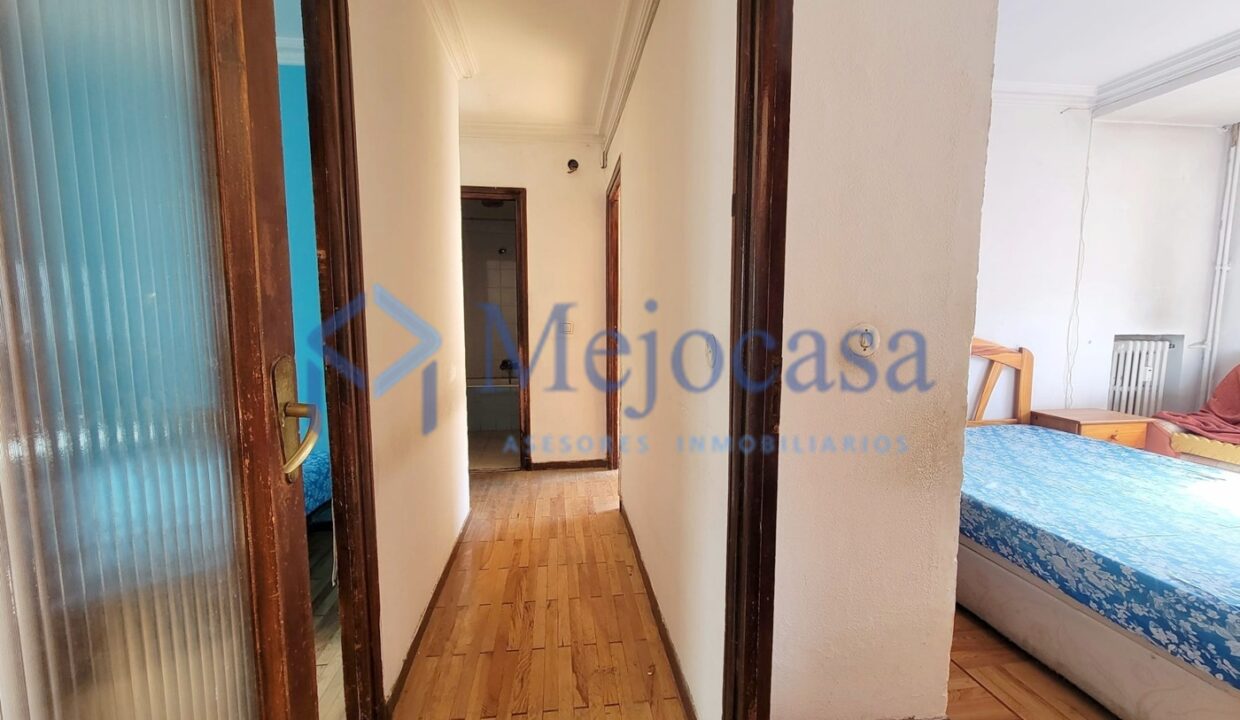 96916-08 Luminoso piso con terraza en el Barrio de la Concepción – Calle José del Hierro