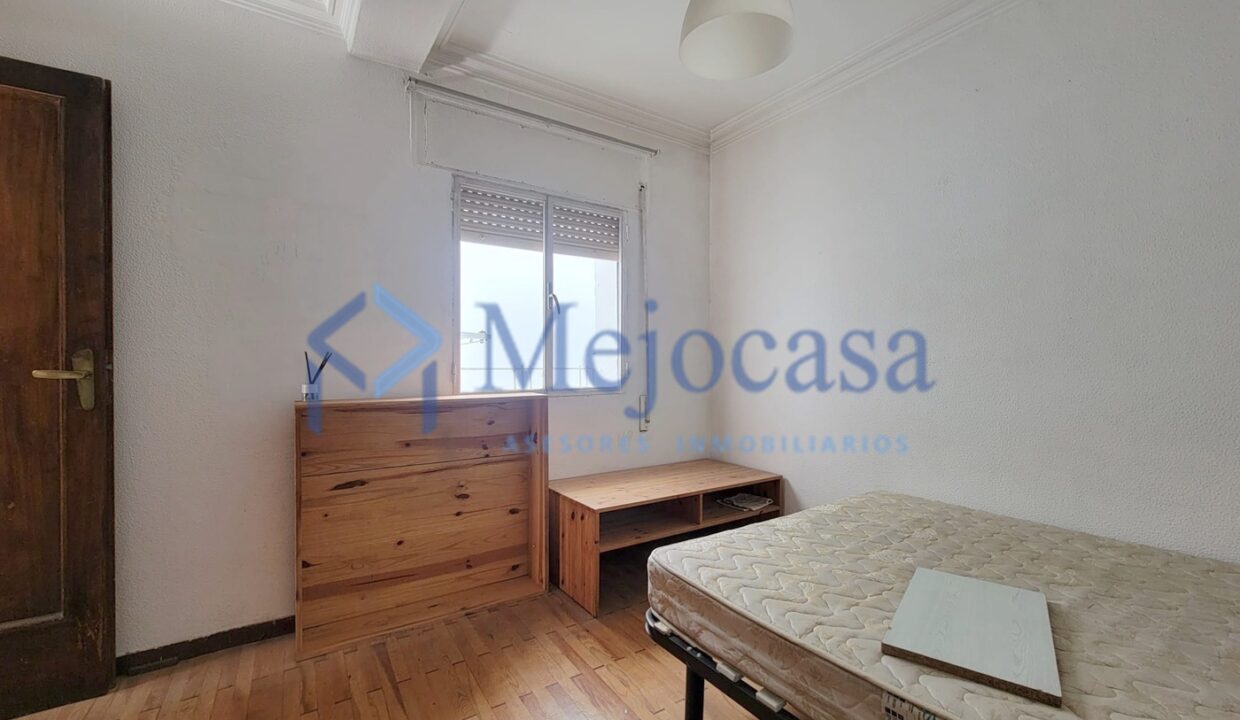 96916-13 Luminoso piso con terraza en el Barrio de la Concepción – Calle José del Hierro