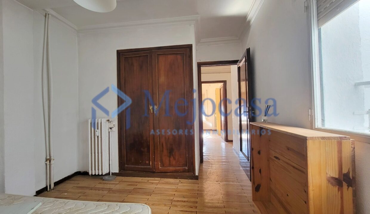 96916-15 Luminoso piso con terraza en el Barrio de la Concepción – Calle José del Hierro