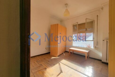 96916-16 Luminoso piso con terraza en el Barrio de la Concepción – Calle José del Hierro