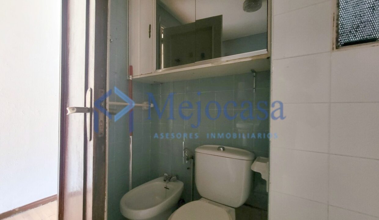 96916-21 Luminoso piso con terraza en el Barrio de la Concepción – Calle José del Hierro