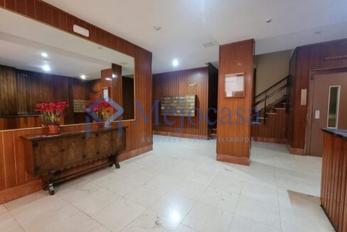 96916-23 Luminoso piso con terraza en el Barrio de la Concepción – Calle José del Hierro