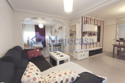 Inmejorable situación, calle Alcorisa en Canillas.