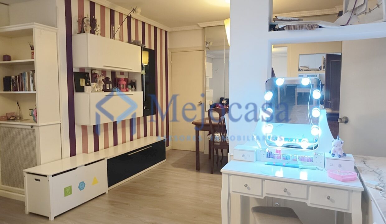 96971-10 Inmejorable situación, calle Alcorisa en Canillas.