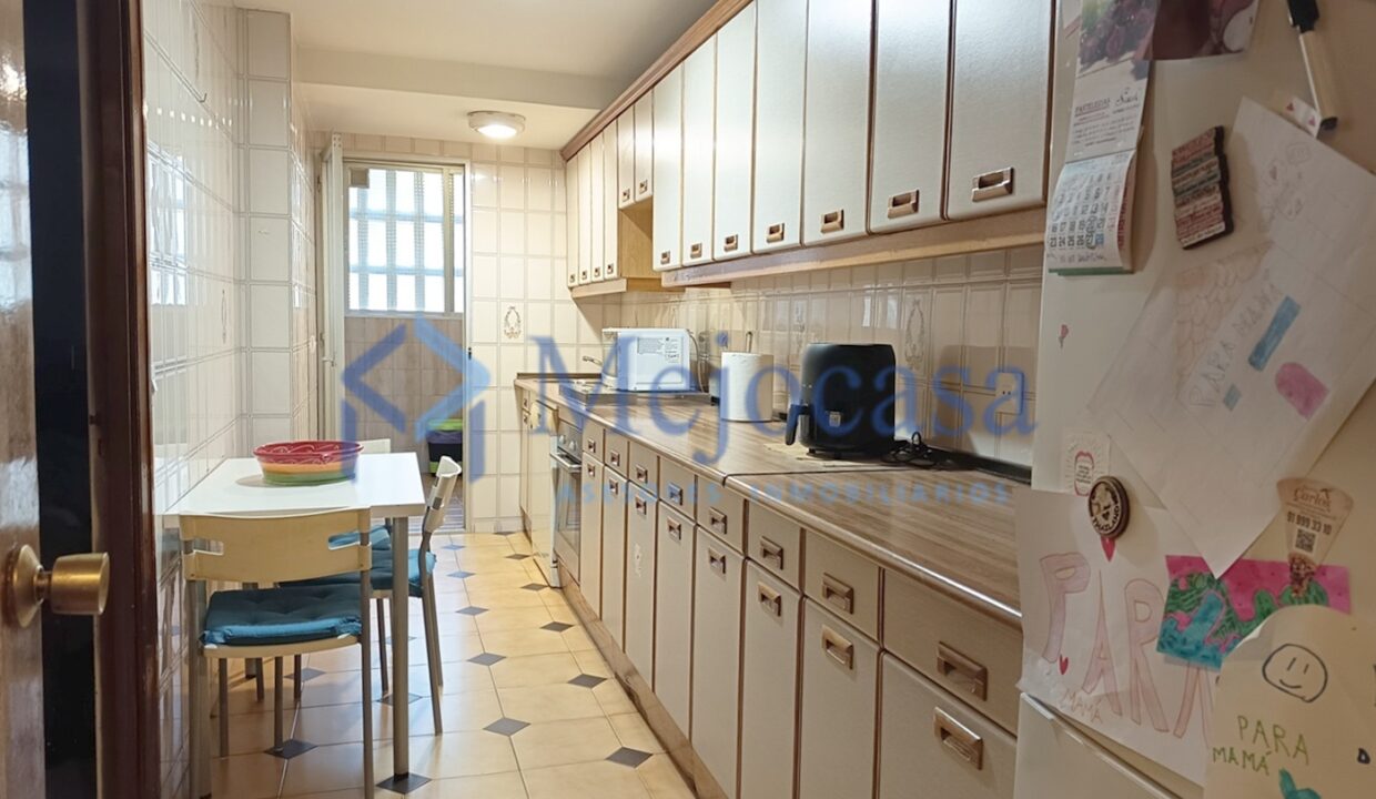 96971-12 Inmejorable situación, calle Alcorisa en Canillas.