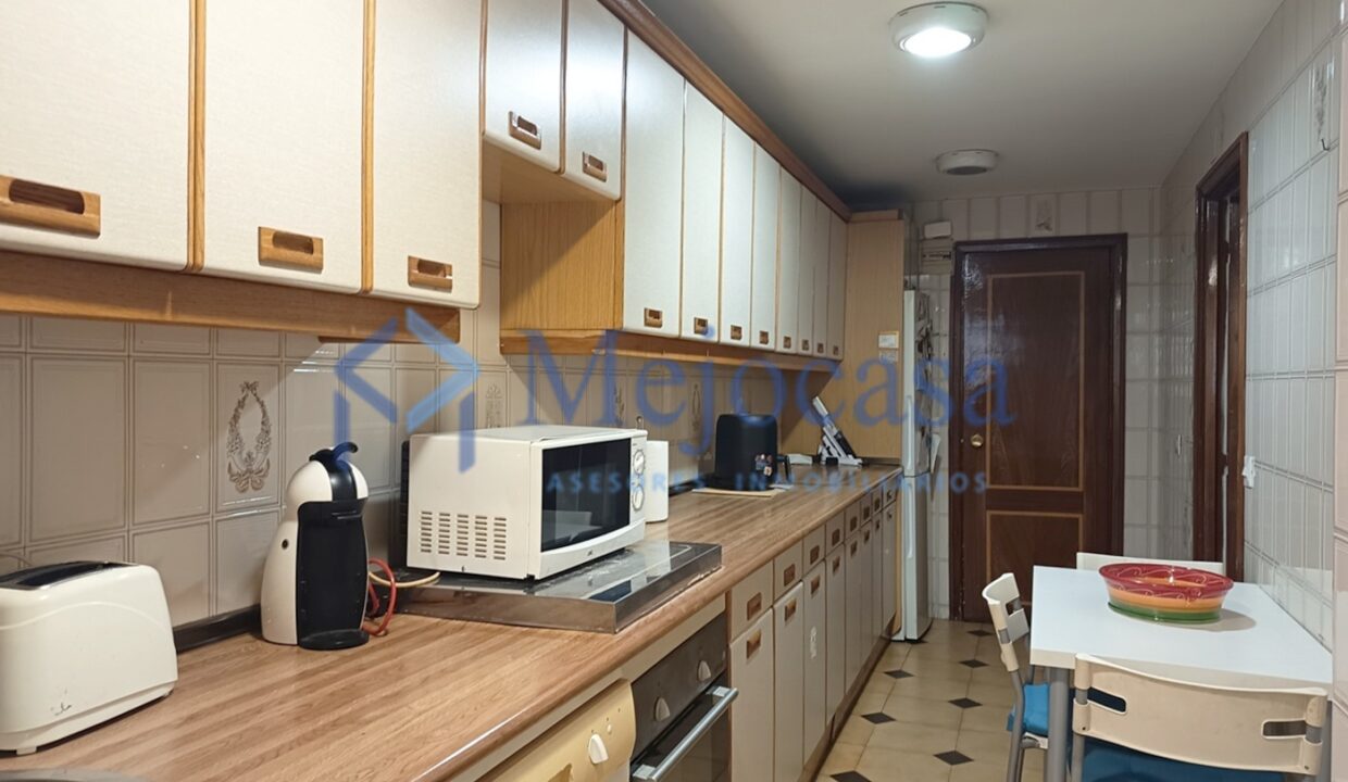 96971-14 Inmejorable situación, calle Alcorisa en Canillas.