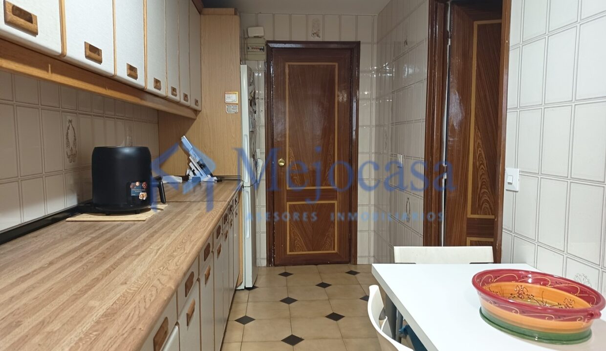 96971-15 Inmejorable situación, calle Alcorisa en Canillas.