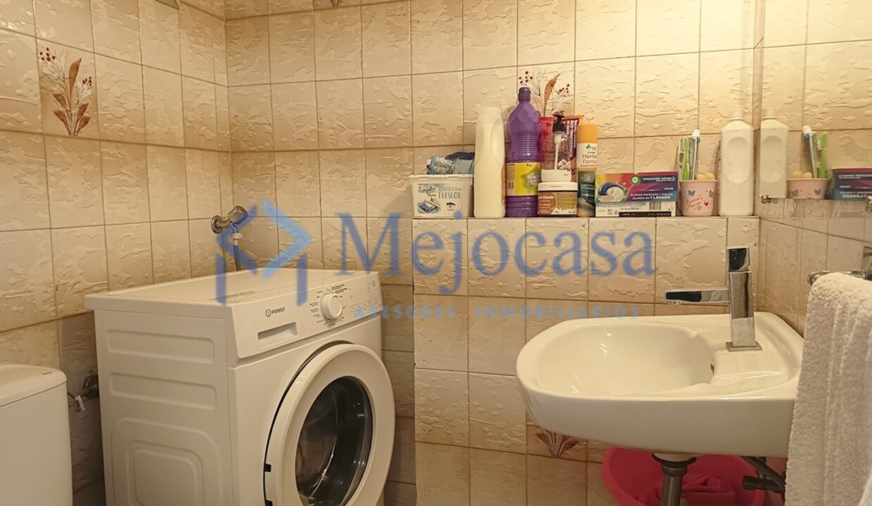 96971-22 Inmejorable situación, calle Alcorisa en Canillas.