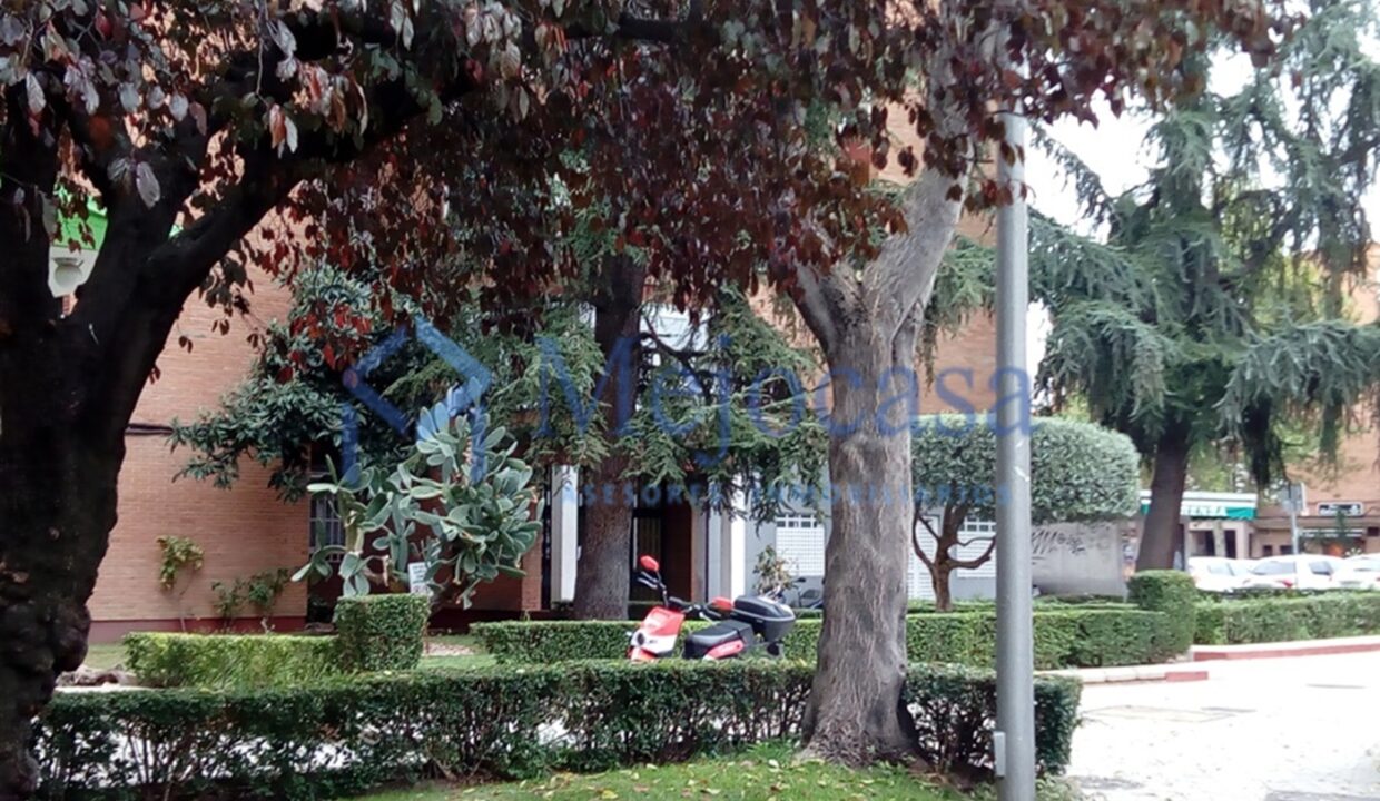 Inmejorable situación, calle Alcorisa en Canillas.