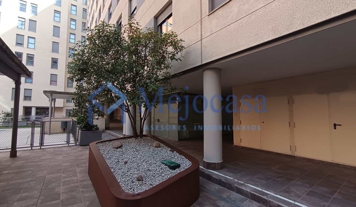 97097-27 Piso Exclusivo en Urbanización Residencial en Arganzuela, Zona Legazpi.